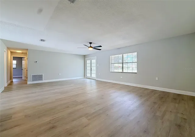 Photo 4 of Single family home for sale at 501 Rose Ave, Fruitland Park, FL 34731 | MLS# S5153164 | Listing updated on 2026-08-16