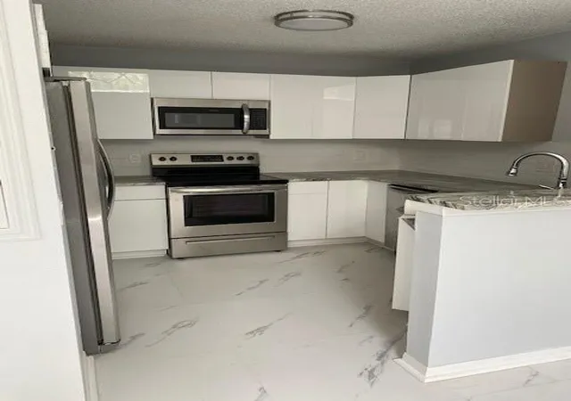 3rd image of 575 Bloomington Ct, ALTAMONTE SPRINGS, FL 32714