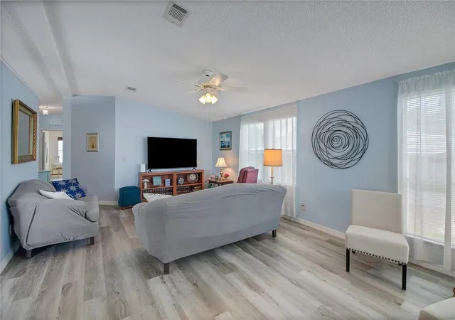 4th image of 1203 Granada Ct, Lady Lake, FL 32159 | MLS# G5114721