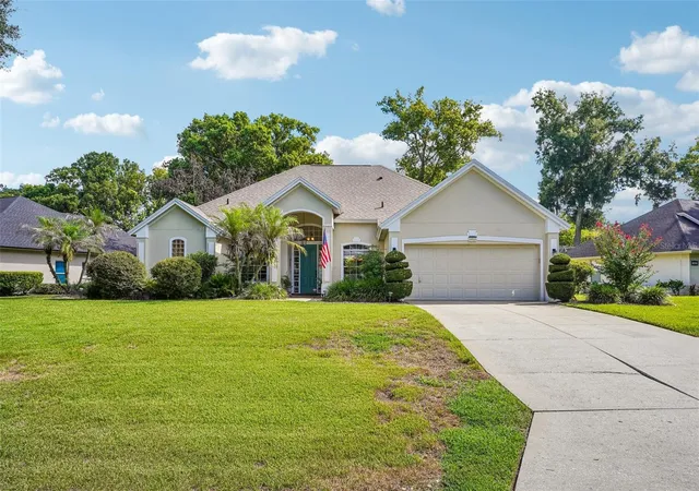 Photo 3 of Single family home for sale at 19323 Park Pl Blvd, Eustis, FL 32736 | MLS# G5114723 | Listing updated on 2026-10-08