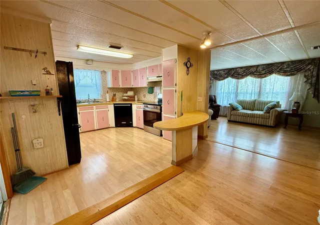 Photo 4 of Manufactured home for sale at 82167 D St N #167, Pinellas Park, FL 33781 | MLS# TB8526399 | Listing updated on 2026-09-23