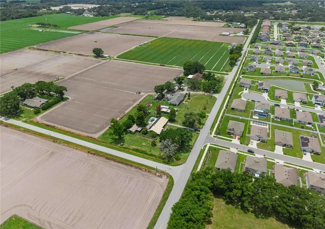 27th image of 1702 Johnson Pointe Dr, Plant City, FL 33566 | MLS# TB8526415