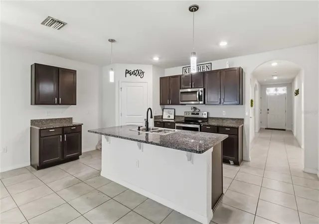 3rd image of 1702 Johnson Pointe Dr, Plant City, FL 33566 | MLS# TB8526415