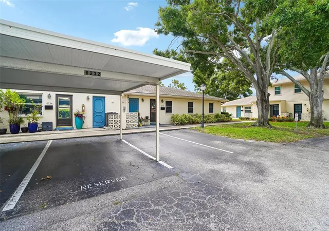 Homes for sale in Pinellas Park, FL | 6232 Gretna Green Ct N, Pinellas Park, FL 33781 | MLS# TB8526420