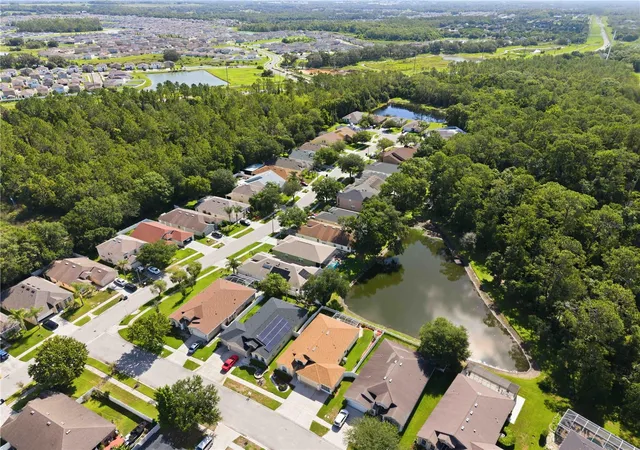 Homes for sale in Zephyrhills, FL | 35124 Deerfield Oaks Dr, Zephyrhills, FL 33541 | MLS# TB8526421