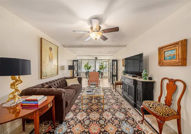 2nd image of 3211 W Swann Ave #210, Tampa, FL 33609 | MLS# TB8526423