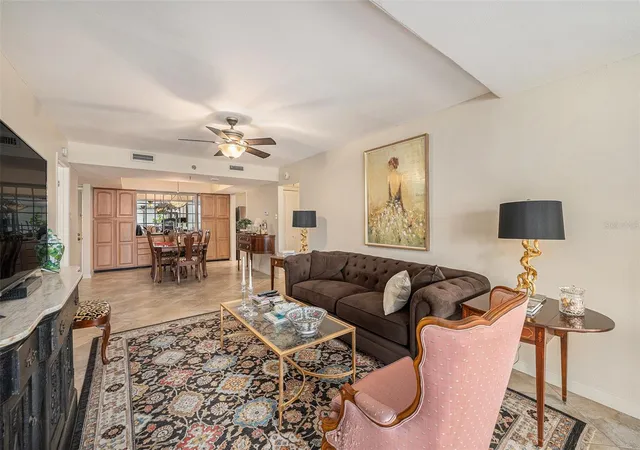 3rd image of 3211 W Swann Ave #210, Tampa, FL 33609 | MLS# TB8526423