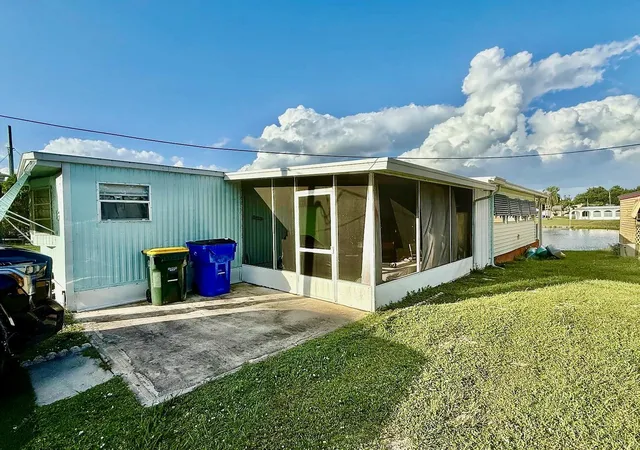 4th image of 16 W Palm Cir, Lake Placid, FL 33852 | MLS# A4699199