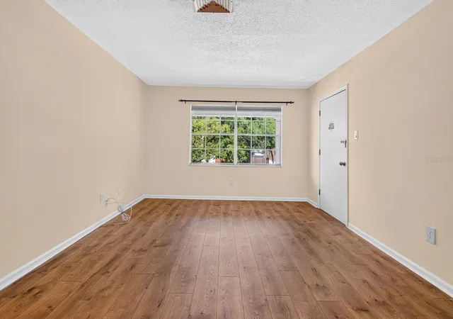 4th image of 4507 9Th St W #D6, Bradenton, FL 34207 | MLS# A4699200