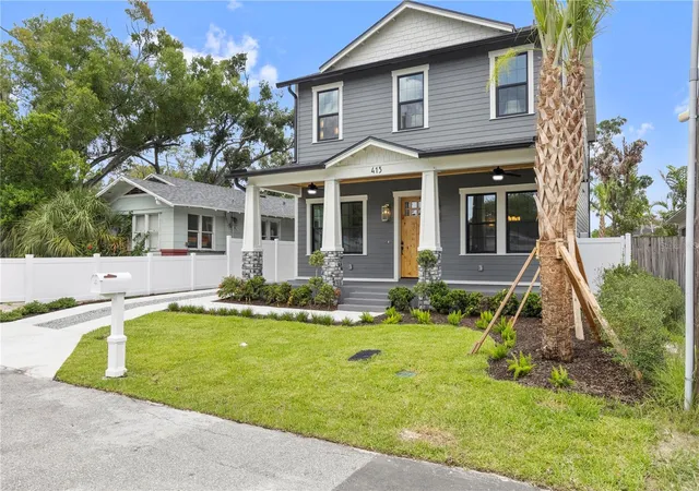 Photo 3 of Single family home for sale at 413 W Paris St, Tampa, FL 33604 | MLS# TB8526431 | Listing updated on 2026-08-23
