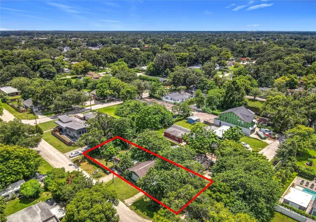 Photo 1 of Sale Pending at 1906 Vine St, Orlando, FL 32806 | MLS# S5153179 | Listing updated on 2026-09-30