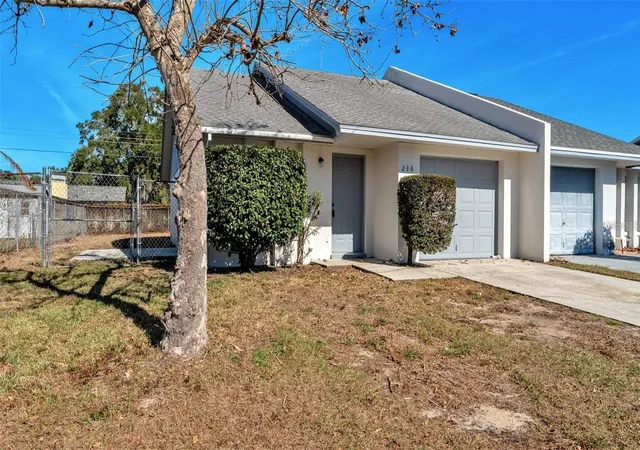 1st image of 236 Village Crest Ct, Lakeland, FL 33809 | MLS# L4963306