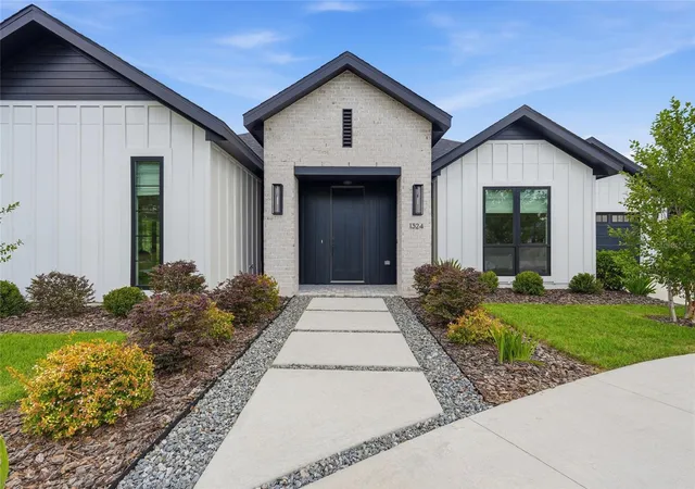 Photo 2 of Single family home for sale at 1324 Sw 120th Drive, Gainesville, FL 32607 | MLS# GC541741 | Listing updated on 2026-08-25