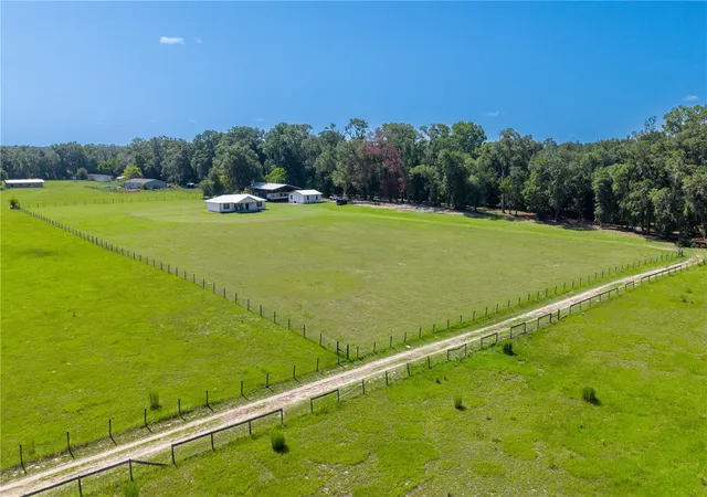 Photo 3 of Single family home for sale at 21411 Nw 209th Terrace, High Springs, FL 32643 | MLS# GC541747 | Listing updated on 2026-09-16