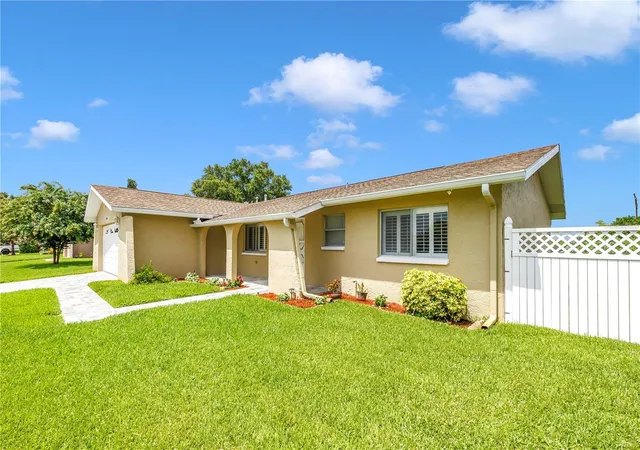 Photo 2 of Single family home for sale at 5812 16th Lane Ne, St Petersburg, FL 33703 | MLS# TB8526457 | Listing updated on 2026-09-15