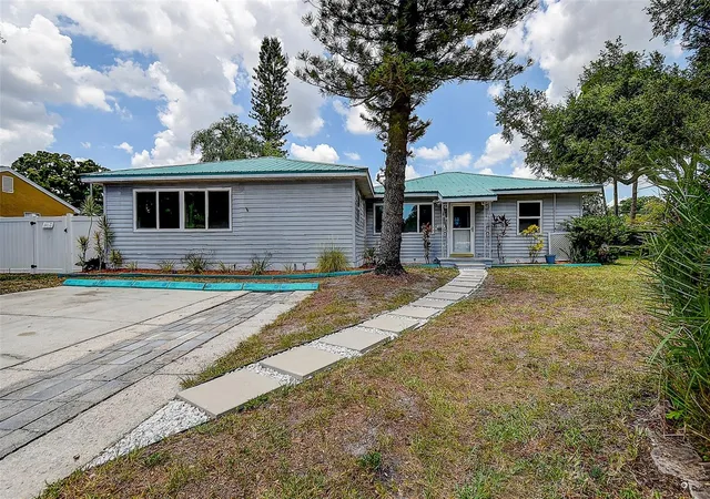 Photo 2 of Single family home for sale at 1509 Canterbury Rd N, St Petersburg, FL 33710 | MLS# TB8526461 | Listing updated on 2026-08-11