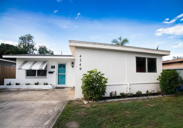 Photo 1 of Single family home for sale at 4240 69th Avenue N, Pinellas Park, FL 33781 | MLS# W7887399 | Listing updated on 2026-09-30