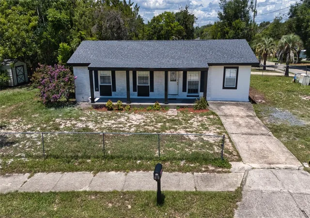 Homes for sale in Debary, FL | 102 Amigos Rd, Debary, FL 32713 | MLS# O6422825