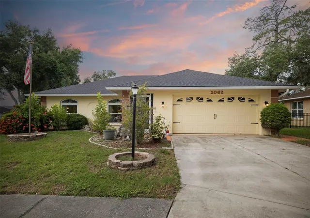 Photo 2 of Single family home for sale at 2062 Old Arbor Ct, Sarasota, FL 34232 | MLS# A4699214 | Listing updated on 2026-08-24