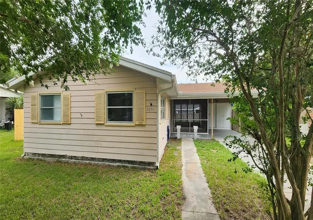 Photo 4 of Single family home for sale at 3576 SW 147th Lane Rd, Ocala, FL 34473 | MLS# OM728006 | Listing updated on 2026-07-13
