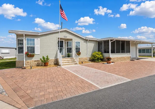 4th image of 1710 Indiana Ave, Bradenton, FL 34207 | MLS# N6144946