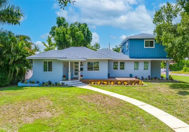 Photo 1 of Single family home for sale at 380 Villagrande Ave S, Saint Petersburg, FL 33707 | MLS# TB8526499 | Listing updated on 2026-10-07