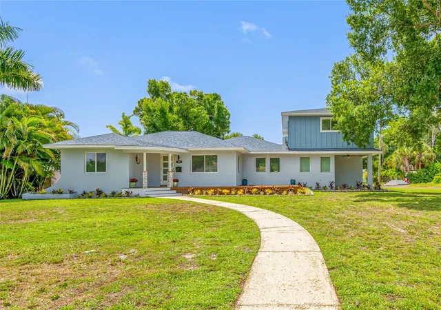 Photo 1 of Single family home for sale at 380 Villagrande Ave S, Saint Petersburg, FL 33707 | MLS# TB8526499 | Listing updated on 2026-10-07