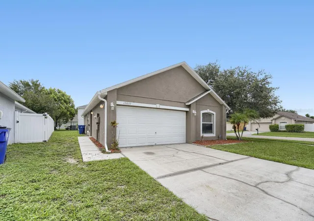 Photo 2 of Single family home for sale at 17037 Holmby Ct, Land O Lakes, FL 34638 | MLS# O6422859 | Listing updated on 2026-09-25