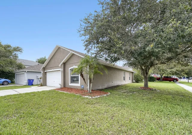 Photo 3 of Single family home for sale at 17037 Holmby Ct, Land O Lakes, FL 34638 | MLS# O6422859 | Listing updated on 2026-09-25