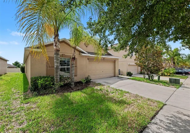 2nd image of 204 English Channel Pl, Dover, FL 33527 | MLS# O6422864