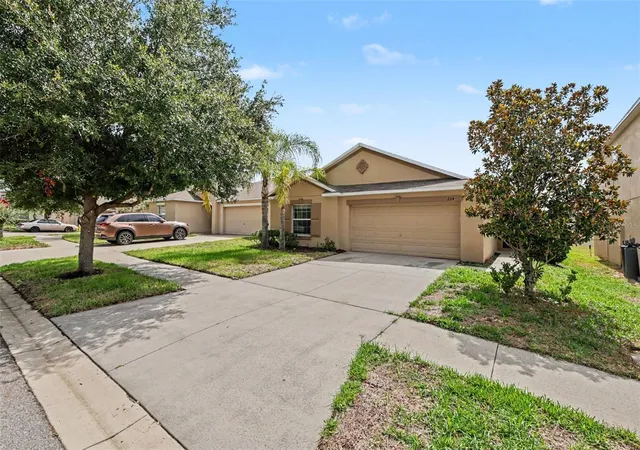 3rd image of 204 English Channel Pl, Dover, FL 33527 | MLS# O6422864