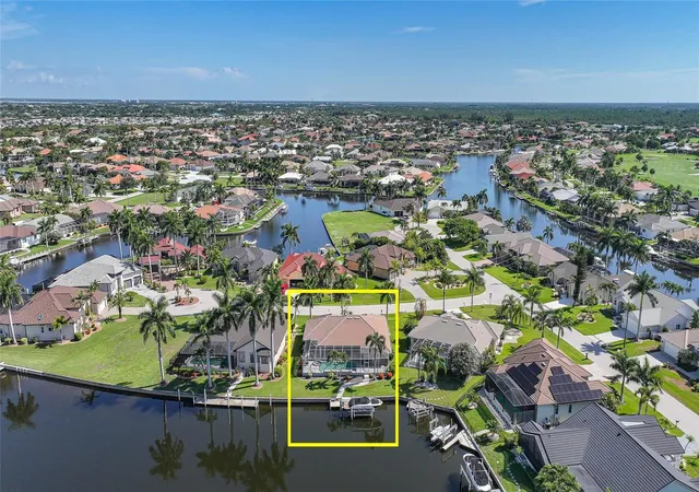 Photo 4 of Single family home for sale at 523 Saint Girons Ct, Punta Gorda, FL 33950 | MLS# C7528129 | Listing updated on 2026-09-23