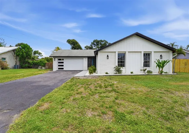 1st image of 4731 Atlantic Ave, Sarasota, FL 34233 | MLS# GC541755