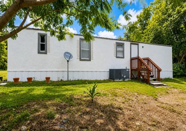 3rd image of 24325 Sw 46Th Ave, Newberry, FL 32669 | MLS# A4699226