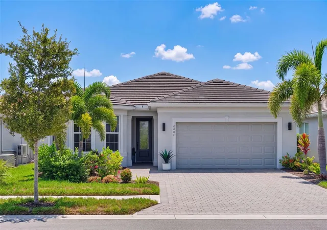 Photo 2 of Single family home for sale at 10004 Coral Shore Dr, Englewood, FL 34223 | MLS# A4699227 | Listing updated on 2026-08-17
