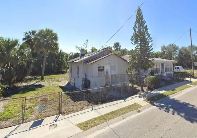Photo 1 of Sale Pending at 314 Ave Y Ne, Winter Haven, FL 33881 | MLS# TB8526515 | Listing updated on 2026-07-27