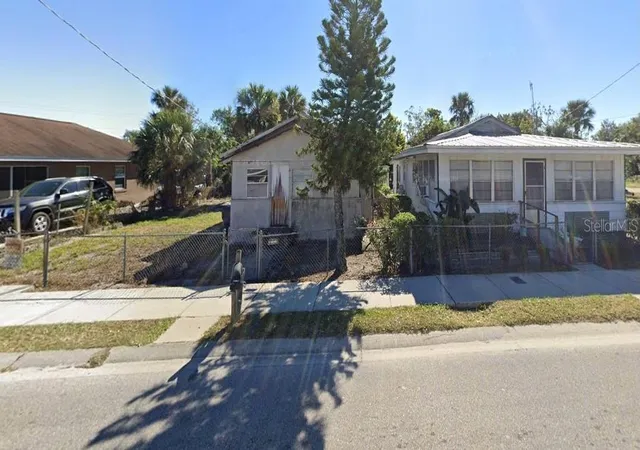 Photo 2 of Sale Pending at 314 Ave Y Ne, Winter Haven, FL 33881 | MLS# TB8526515 | Listing updated on 2026-07-27