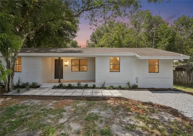 Homes for sale in Debary, FL | 137 Lucerne Dr, Debary, FL 32713 | MLS# O6422881