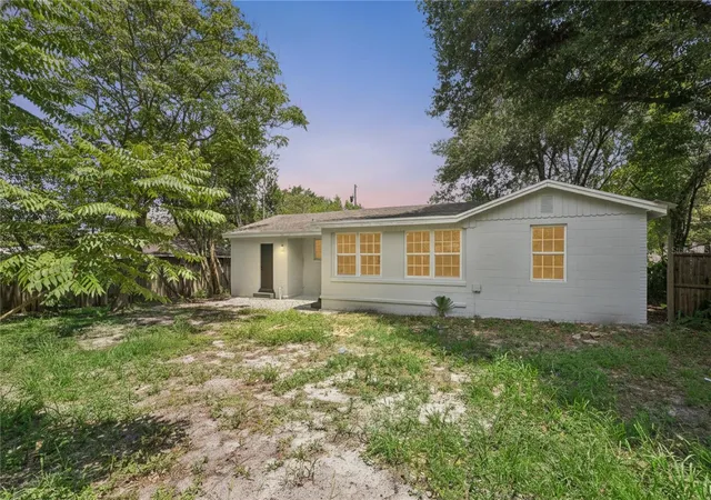 Homes for sale in Debary, FL | 137 Lucerne Dr, Debary, FL 32713 | MLS# O6422881