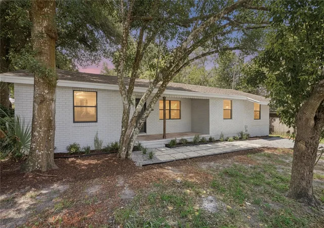 Homes for sale in Debary, FL | 137 Lucerne Dr, Debary, FL 32713 | MLS# O6422881