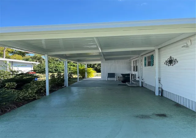 Photo 4 of Manufactured home for sale at 609 Cervina Dr, Venice, FL 34285 | MLS# N6144947 | Listing updated on 2026-07-08
