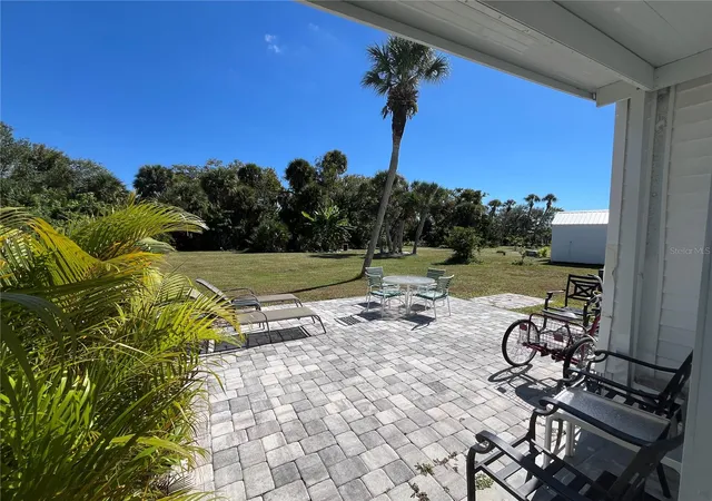 Photo 5 of Manufactured home for sale at 609 Cervina Dr, Venice, FL 34285 | MLS# N6144947 | Listing updated on 2026-07-08