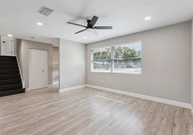 Photo 4 of Single family home for sale at 33241 Fairway Rd, Leesburg, FL 34788 | MLS# G5114734 | Listing updated on 2026-09-29