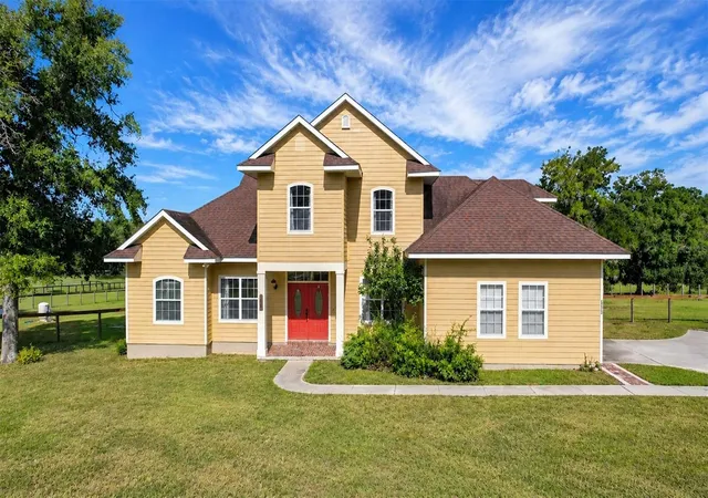 1st image of 35405 Stagecoach Trl, Eustis, FL 32736 | MLS# O6422884