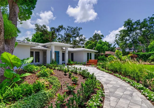 Photo 3 of Single family home for sale at 2631 Puritan Ter, Sarasota, FL 34239 | MLS# A4699231 | Listing updated on 2026-09-21