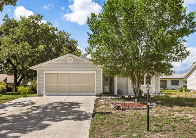 Photo 1 of Single family home for sale at 1305 Moray Ct, Leesburg, FL 34788 | MLS# G5114737 | Listing updated on 2026-10-09