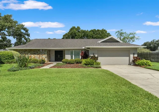 Homes for sale in Tampa, FL | 13916 Middle Park Dr, Tampa, FL 33624 | MLS# TB8526531