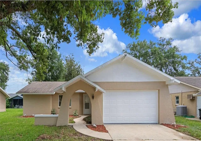 Photo 1 of Single family home for sale at 8643 Woodbridge Dr, New Port Richey, FL 34655 | MLS# W7887402 | Listing updated on 2026-10-13