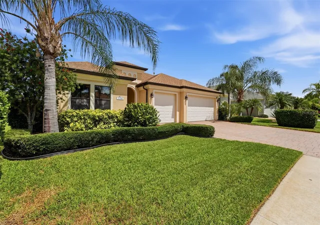 Photo 4 of Sale Pending at 534 Chantilly Trl, Bradenton, FL 34212 | MLS# A4699244 | Listing updated on 2026-09-22