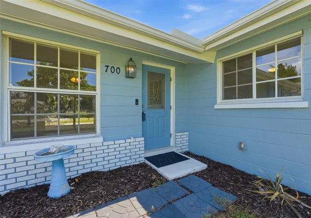 Photo 3 of Single family home for sale at 700 Dolphin Pkwy, Punta Gorda, FL 33950 | MLS# C7528133 | Listing updated on 2026-08-14
